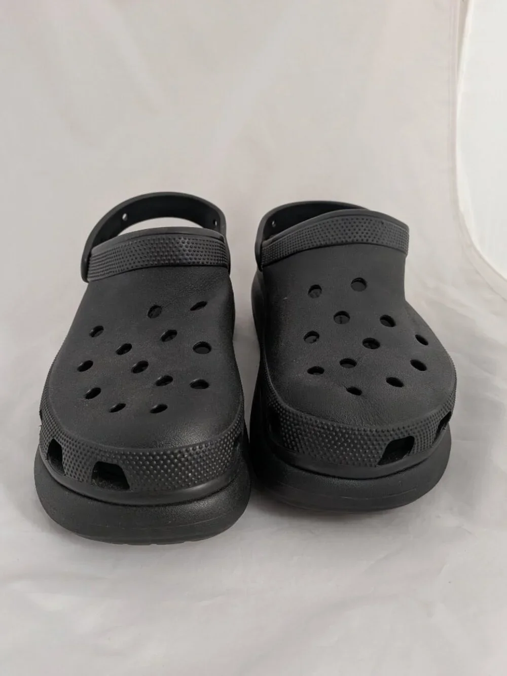Crocs Men's Classic Mega Crush Clog Size 11 Black Platform Lug Sole